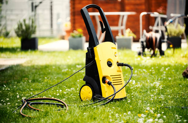Best Pool Deck Cleaning  in Chieand, FL